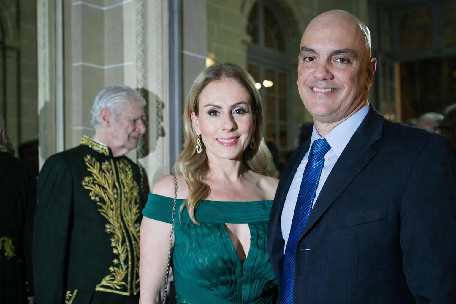 contrato de r$129 mi ligado à esposa de moraes gera debate